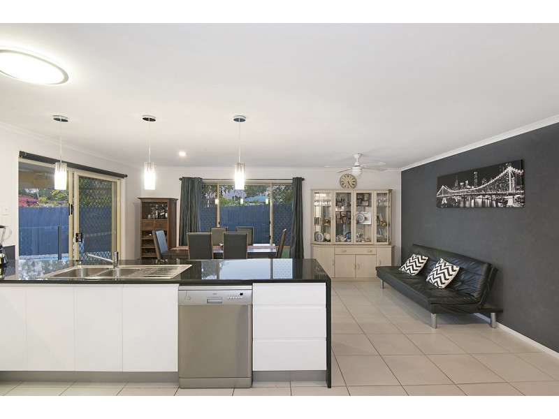 21 Paramount Drive, Warner QLD 4500