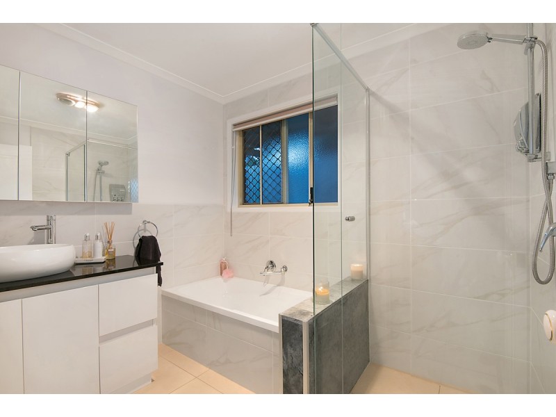 21 Paramount Drive, Warner QLD 4500