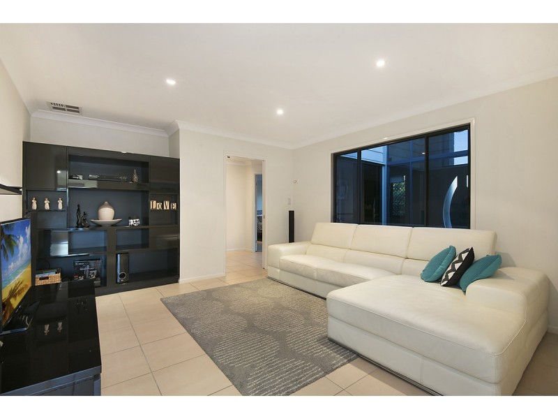 5 Mabella Court, Eatons Hill QLD 4037