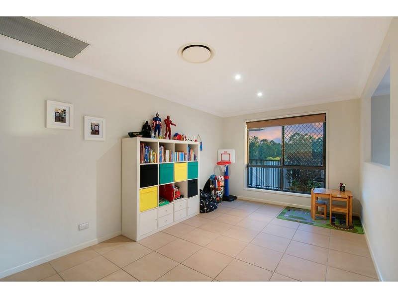 5 Mabella Court, Eatons Hill QLD 4037