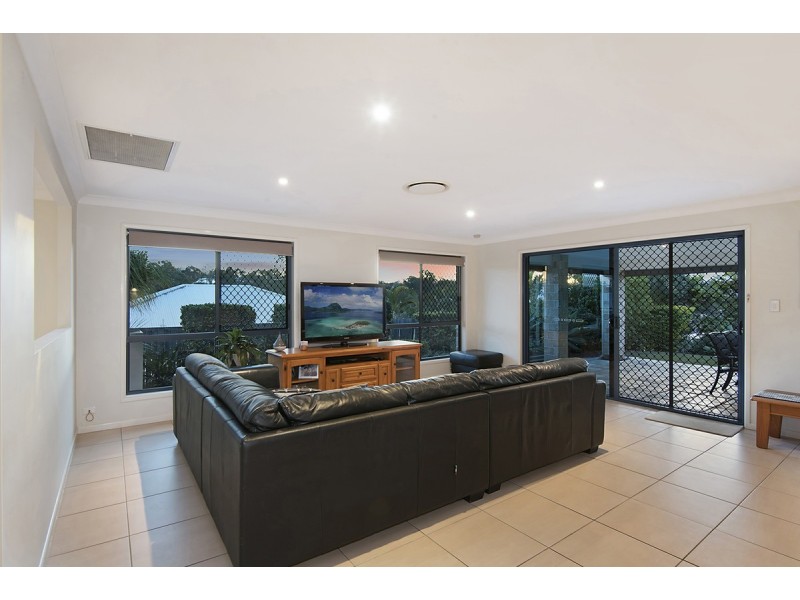 5 Mabella Court, Eatons Hill QLD 4037