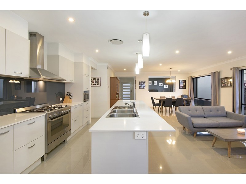 43 Kidston Crescent, Warner QLD 4500