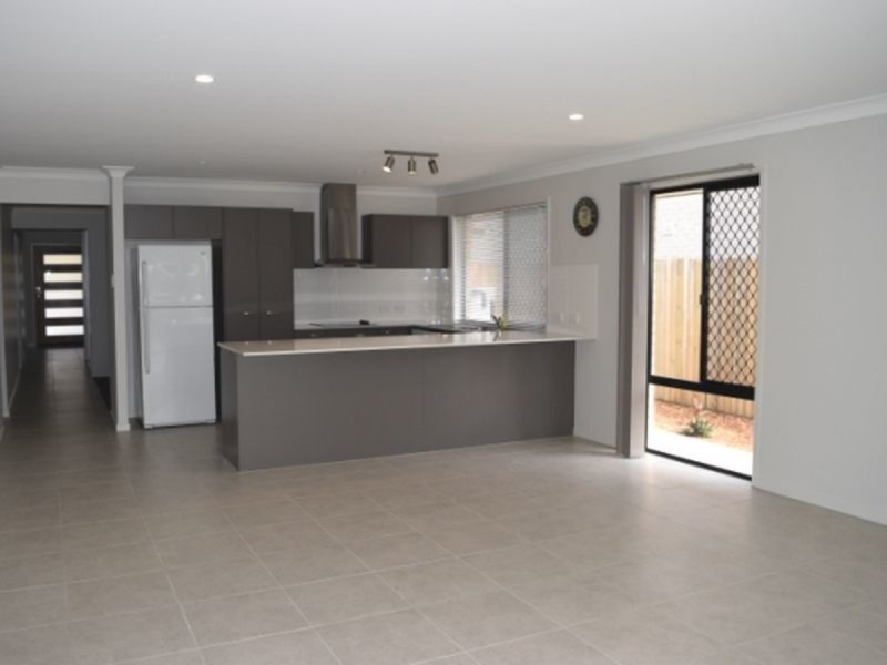 6 Hinton Crescent, Mango Hill QLD 4509