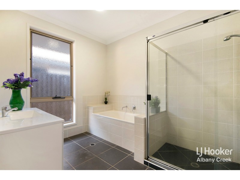 104 Swan Parade, Warner QLD 4500