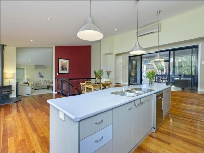 24 Talisman Court, Eatons Hill QLD 4037