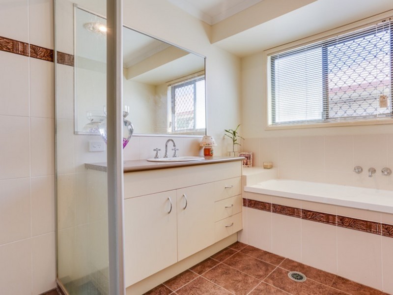 32 Bayberry Crescent, Warner QLD 4500