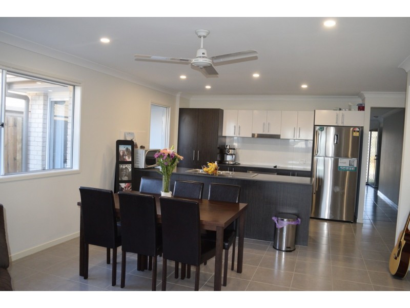 8 Cooloola Circuit, Warner QLD 4500