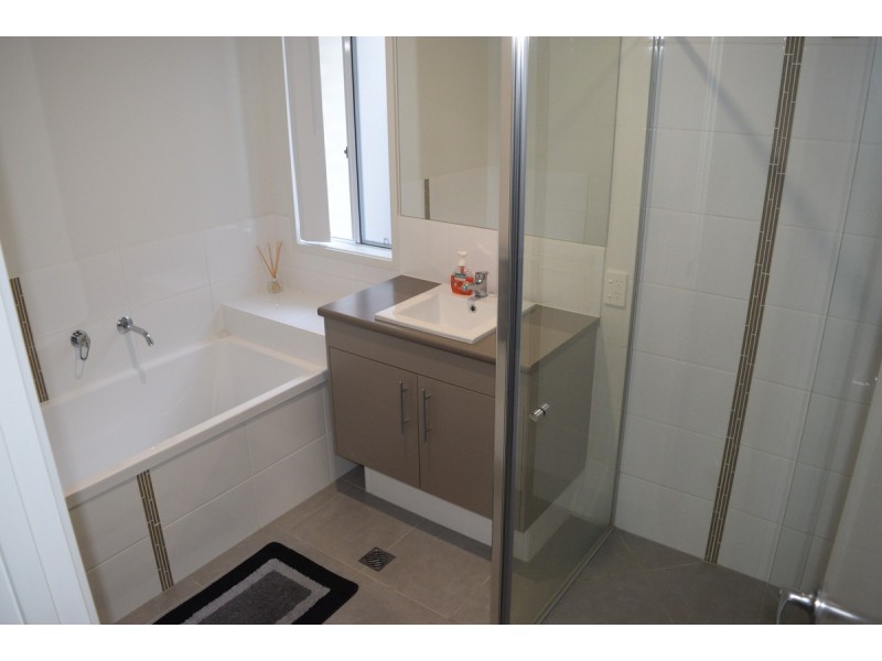 8 Cooloola Circuit, Warner QLD 4500