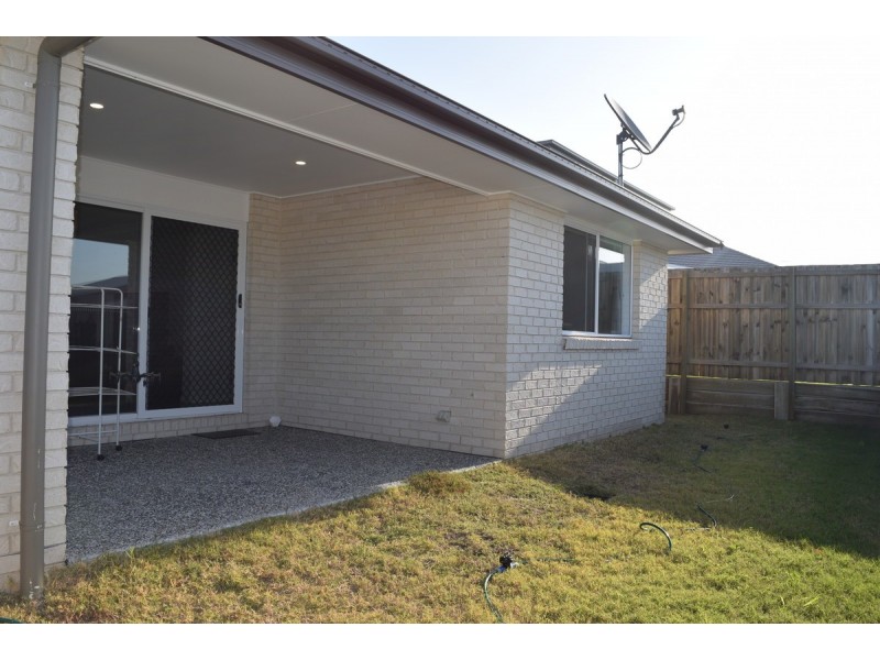 8 Cooloola Circuit, Warner QLD 4500