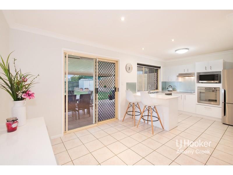 17 Tiffany Court, Eatons Hill QLD 4037