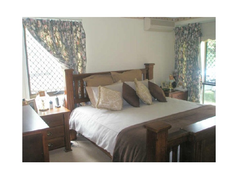 4 JAGORA DRIVE, Albany Creek QLD 4035