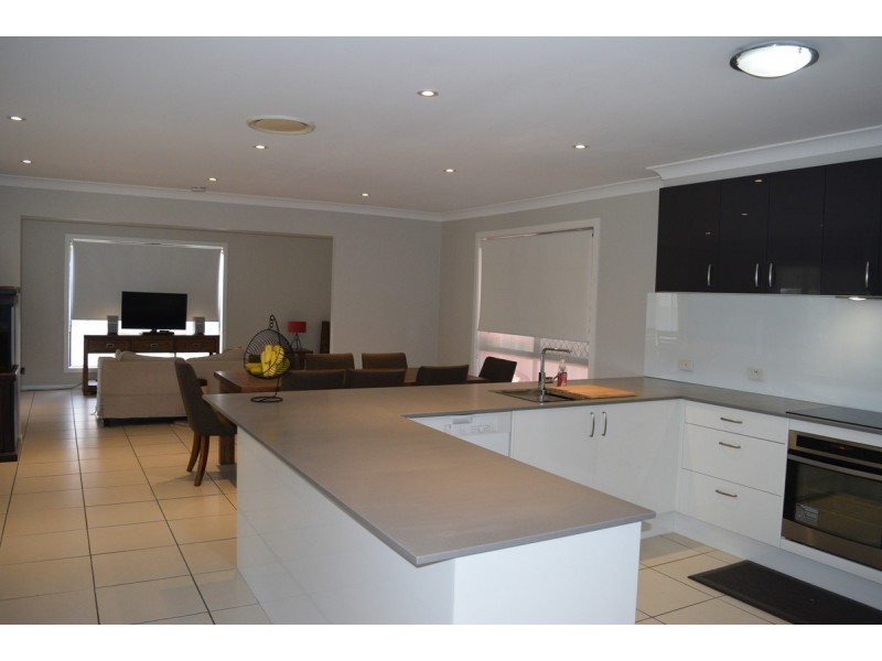 33 Bayberry Crescent, Warner QLD 4500