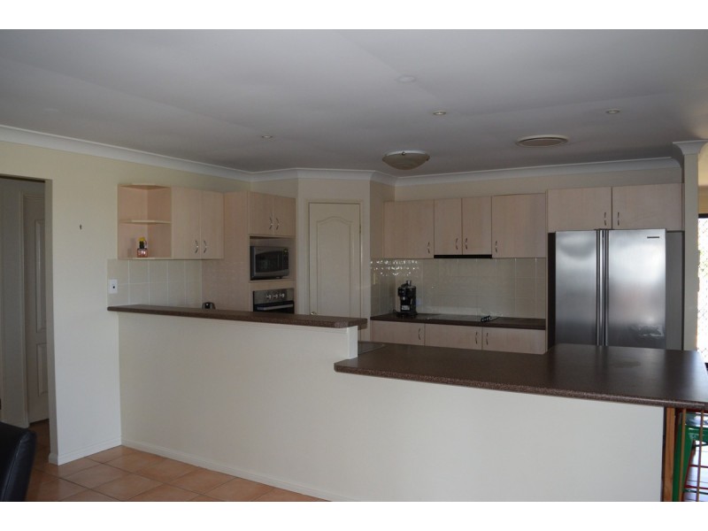 7 Emanual Court, Eatons Hill QLD 4037