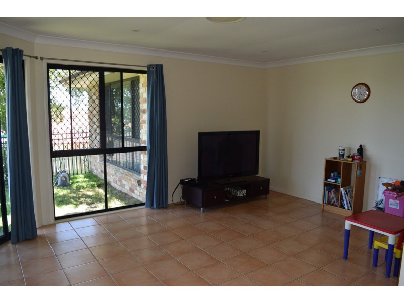7 Emanual Court, Eatons Hill QLD 4037