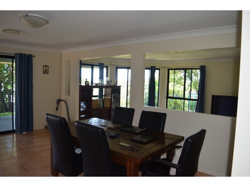 7 Emanual Court, Eatons Hill QLD 4037