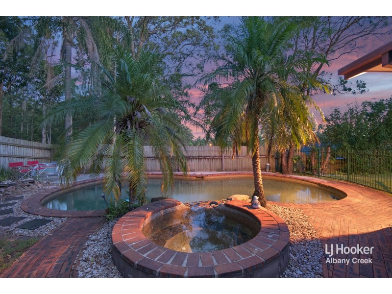 64 Collins Road, Everton Hills QLD 4053