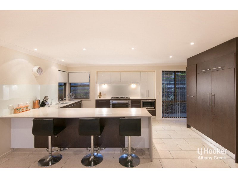 64 Collins Road, Everton Hills QLD 4053