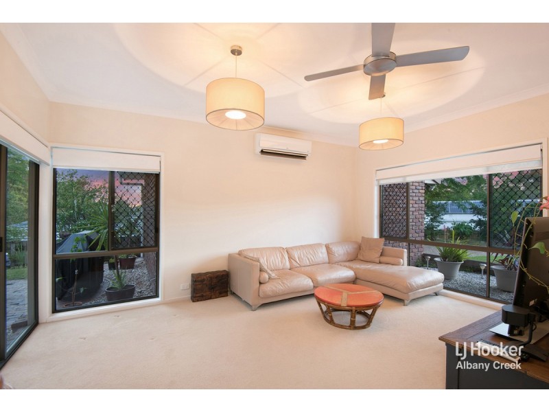 64 Collins Road, Everton Hills QLD 4053