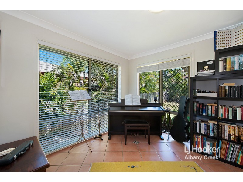 9 Silvereye Crescent, Albany Creek QLD 4035