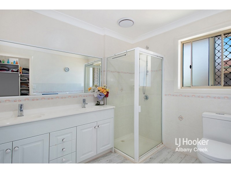 9 Silvereye Crescent, Albany Creek QLD 4035