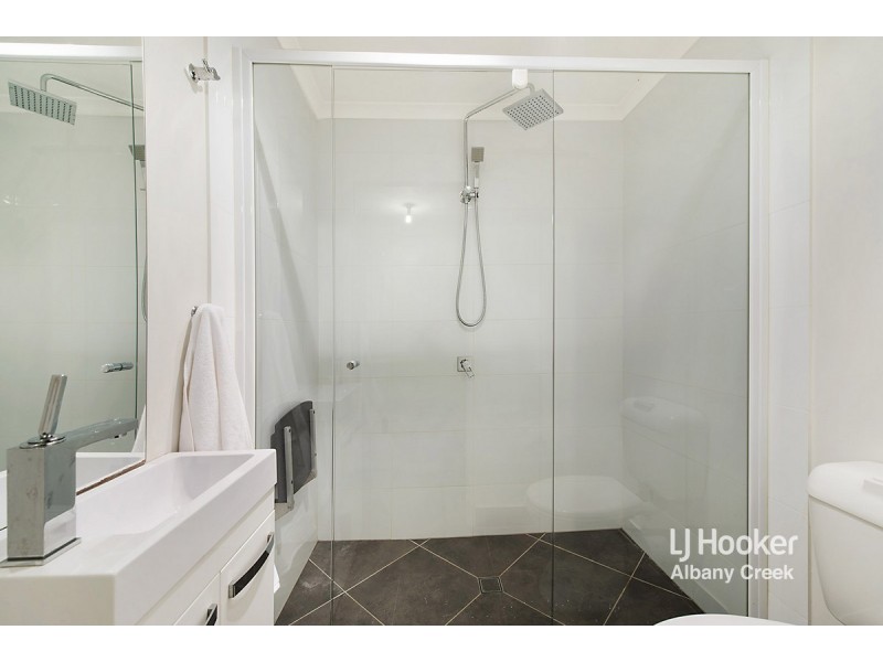 12 Daniel Drive, Albany Creek QLD 4035