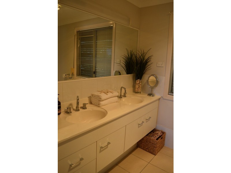 36 Daniel Drive, Albany Creek QLD 4035