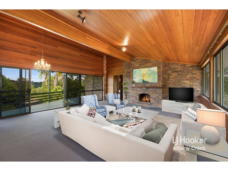 596 Eatons Crossing Road, Clear Mountain QLD 4500