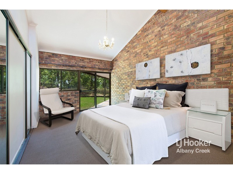 596 Eatons Crossing Road, Clear Mountain QLD 4500