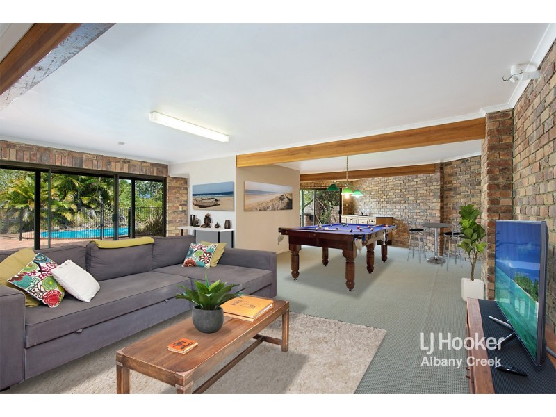 596 Eatons Crossing Road, Clear Mountain QLD 4500