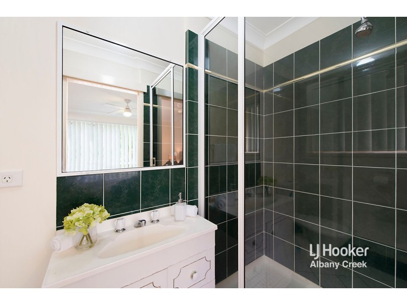 16 Queen Elizabeth Drive, Eatons Hill QLD 4037