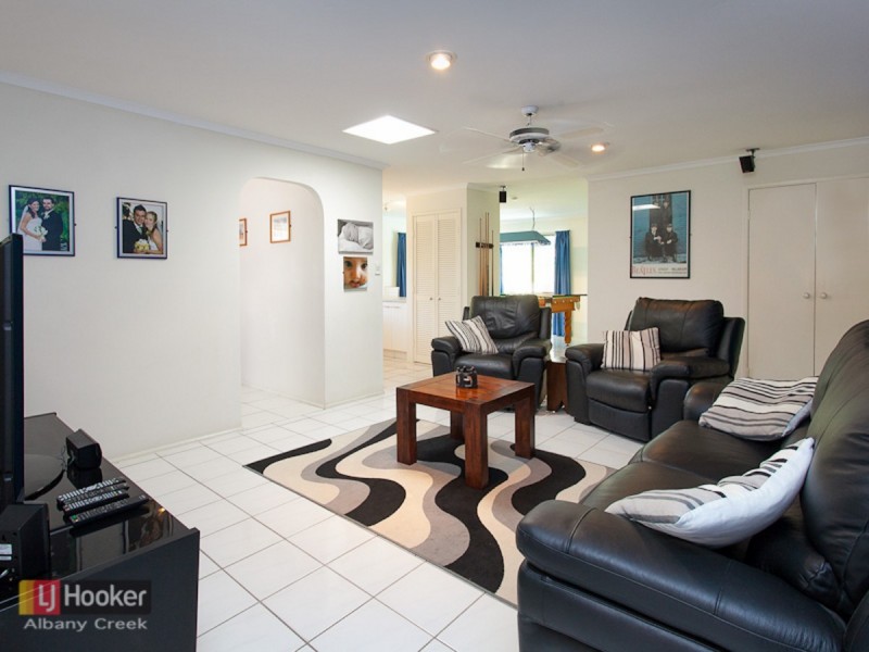 7 Daniel Drive, Albany Creek QLD 4035