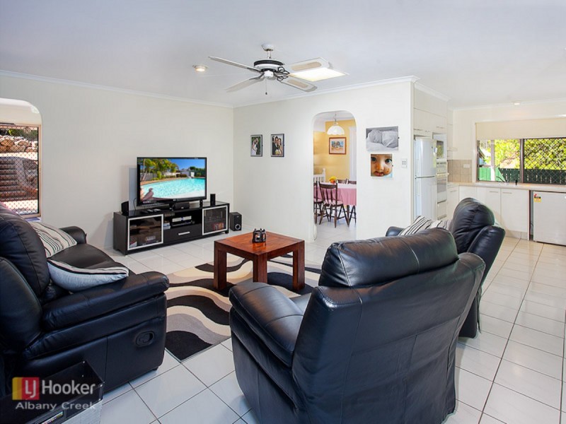 7 Daniel Drive, Albany Creek QLD 4035