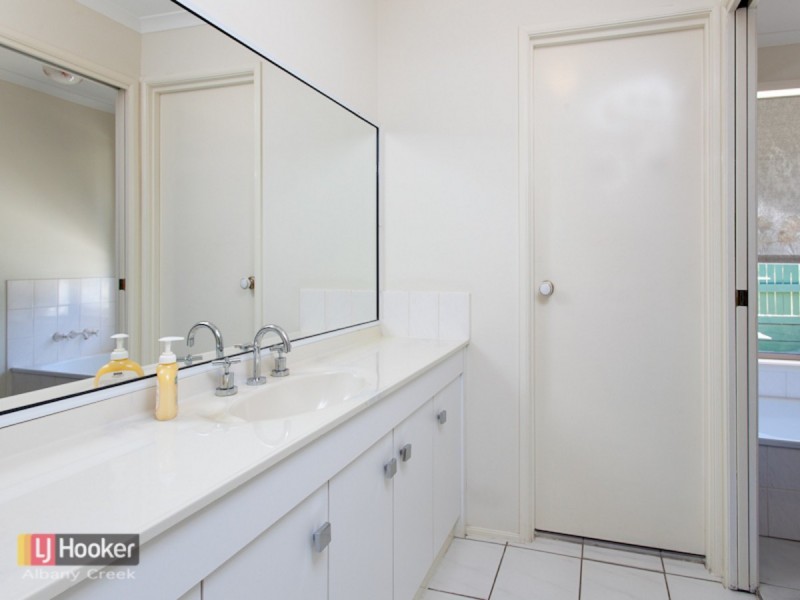 7 Daniel Drive, Albany Creek QLD 4035