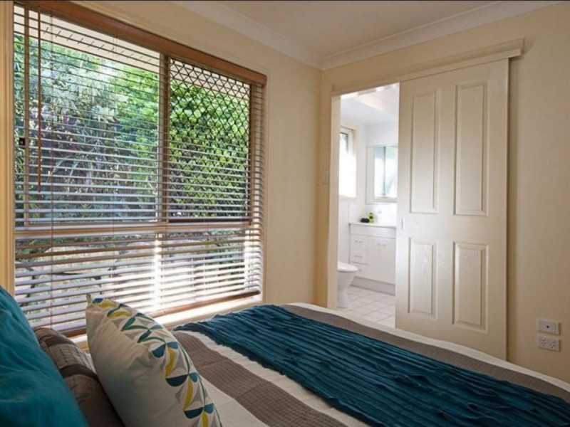 10 Sunblest Court, Eatons Hill QLD 4037