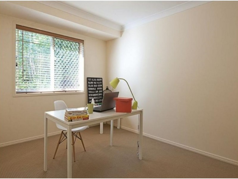 10 Sunblest Court, Eatons Hill QLD 4037