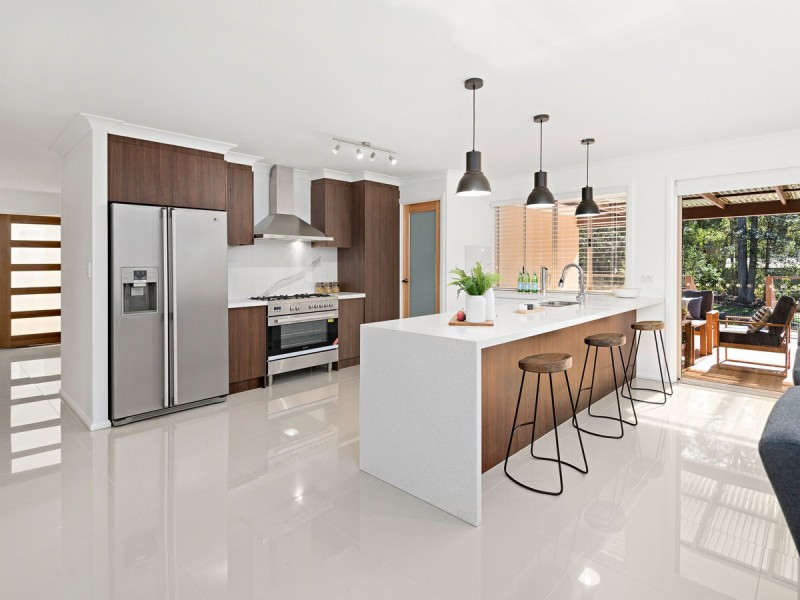 15 Lindale Court, Cashmere QLD 4500