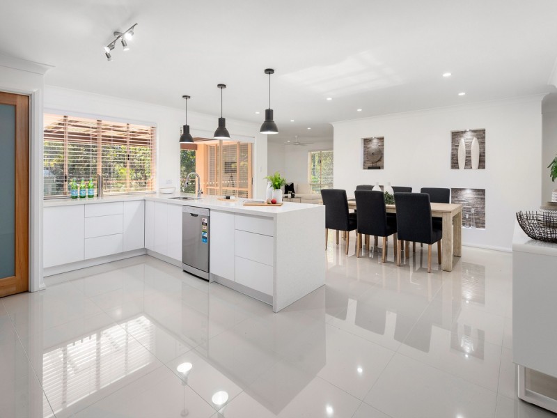 15 Lindale Court, Cashmere QLD 4500