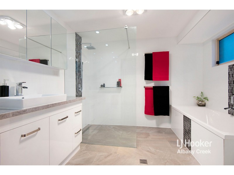 3 Sapphire Court, Joyner QLD 4500