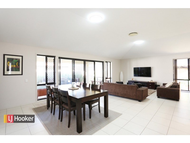 42 Ballyalla Crescent, Warner QLD 4500