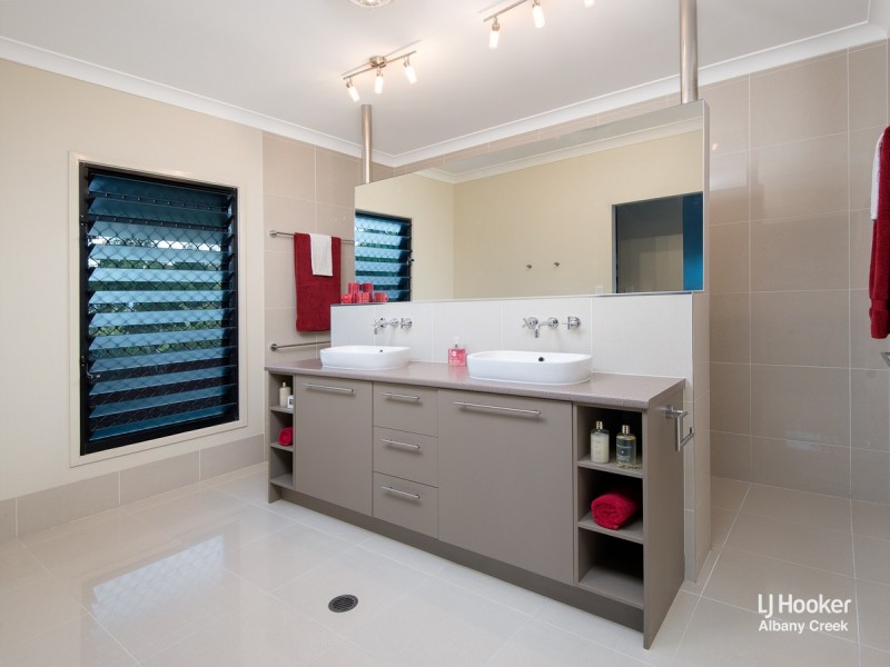 5 Teatree Close, Samford Valley QLD 4520