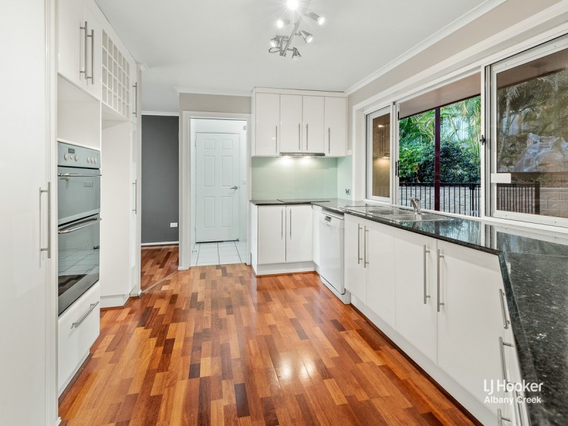 8 Kennedy Place, Albany Creek QLD 4035