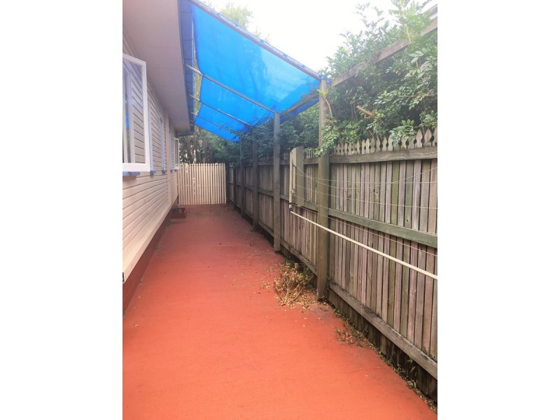 17 Basnett Street, Chermside West QLD 4032