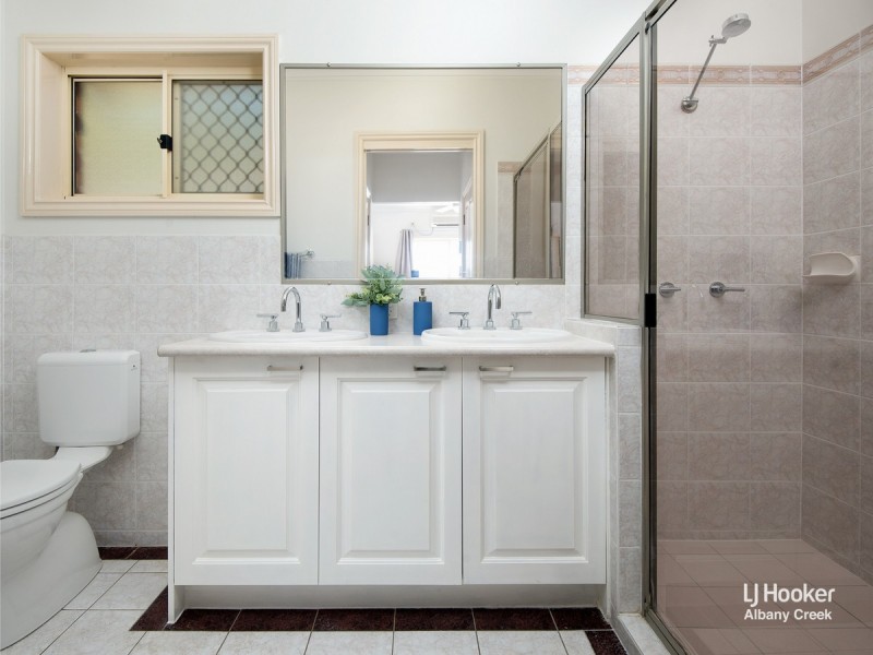 6 Cosmos Close, Bridgeman Downs QLD 4035