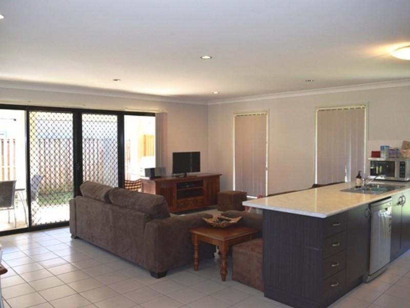 2 Shallows Court, Eatons Hill QLD 4037