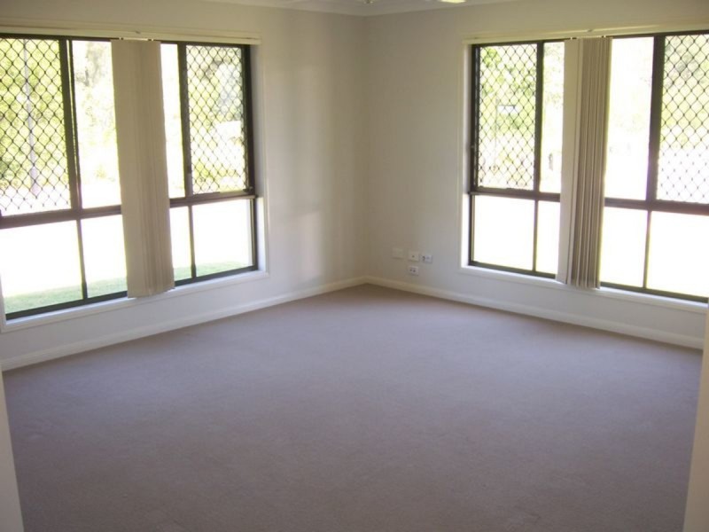 2 Shallows Court, Eatons Hill QLD 4037