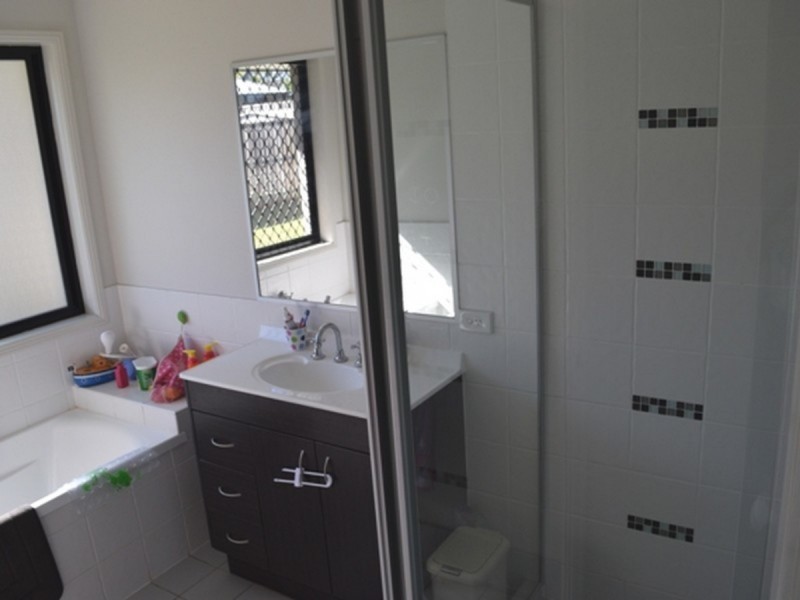 2 Shallows Court, Eatons Hill QLD 4037