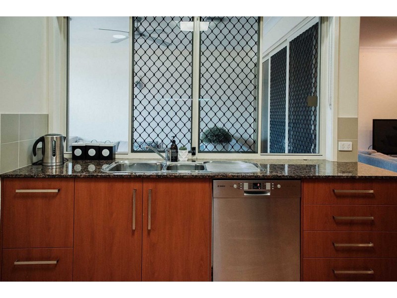 5 Confluence Court, Eatons Hill QLD 4037