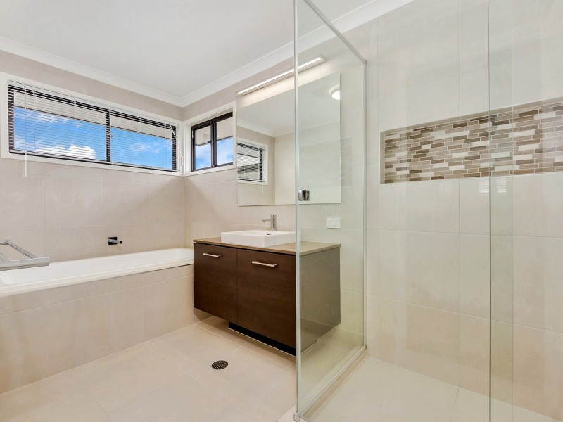 5 Beazley Circuit, Bridgeman Downs QLD 4035