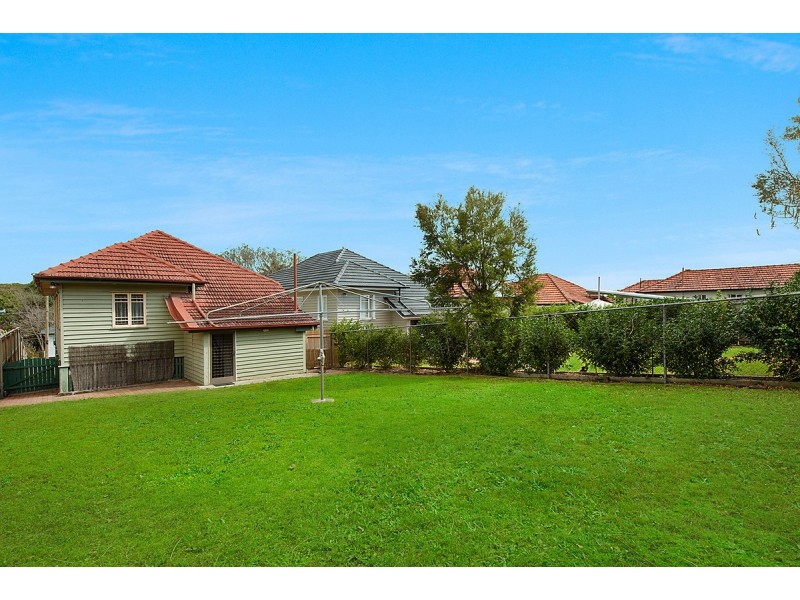 27 Vale Street, Wavell Heights QLD 4012