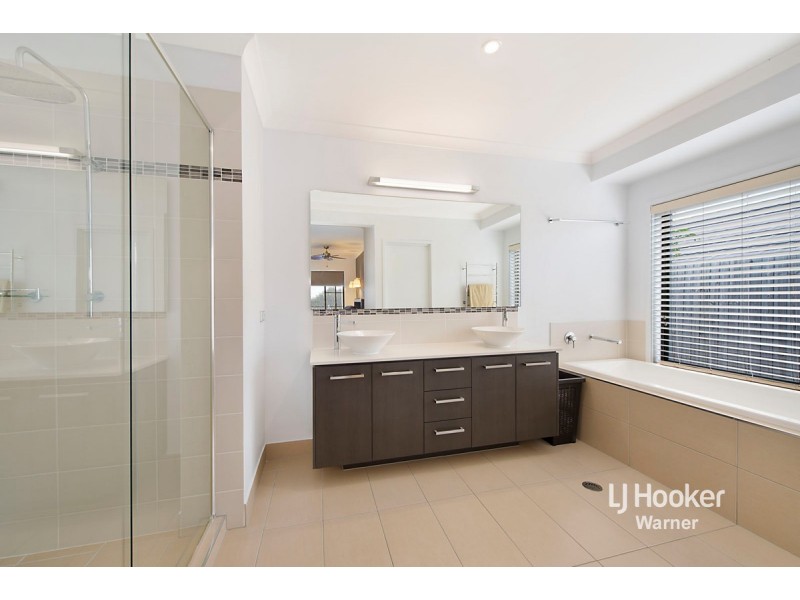 9 Moor Circuit, Warner QLD 4500